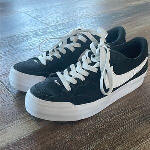 Nike Black and White Womens Athletic Shoes Pogo Plus Size 6.5